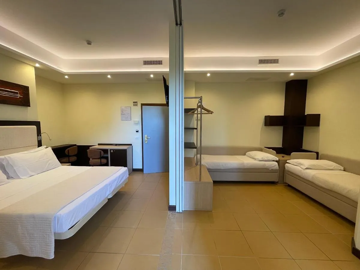 Hotel City ريميني