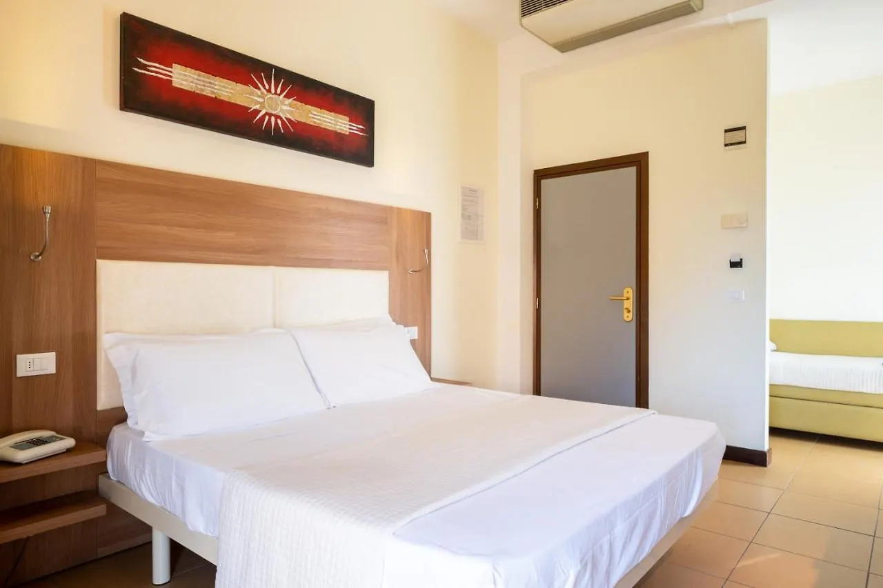 Hotel City ريميني