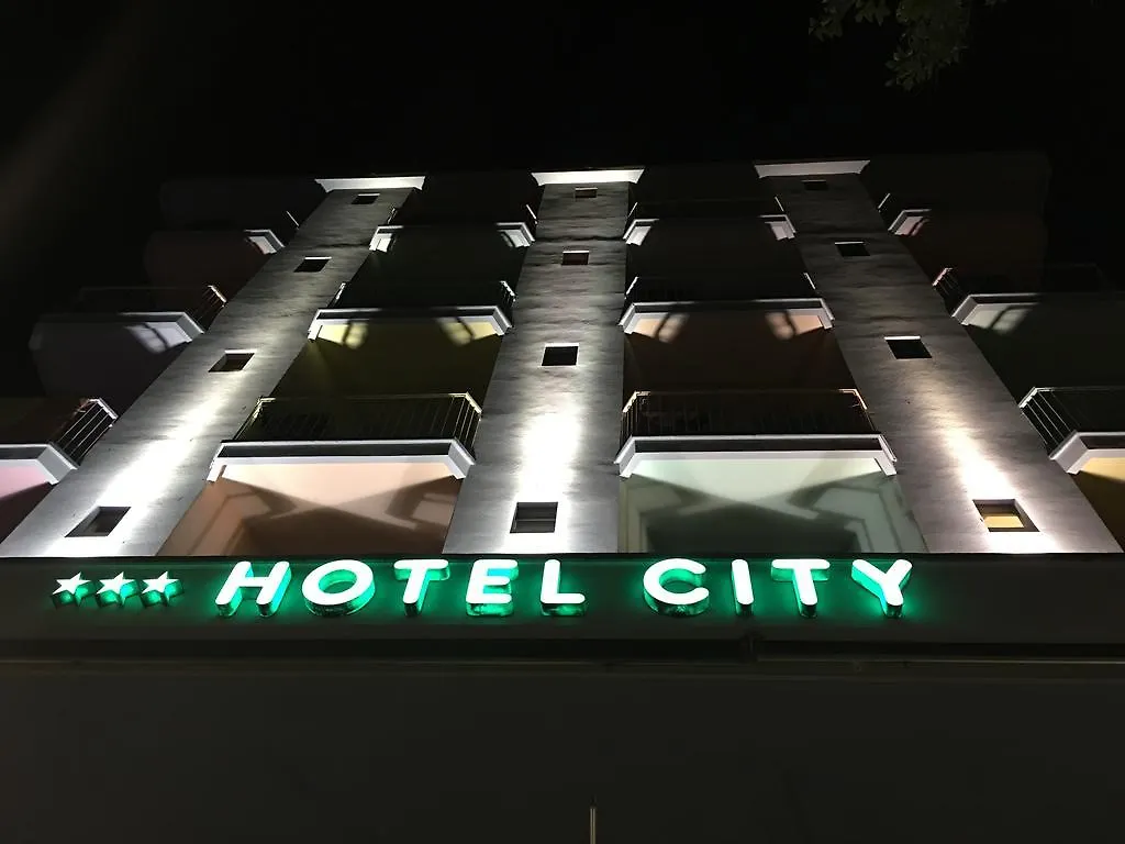 Hotel City ريميني 3*,