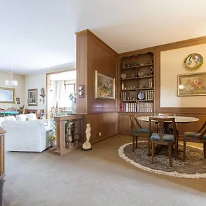 Apartamento Ampio E Indipendente Con Vista Giardino